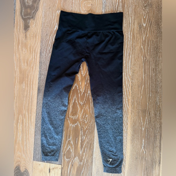 Gymshark Adapt Ombre Seamless Leggings in black and grey - Picture 6 of 7